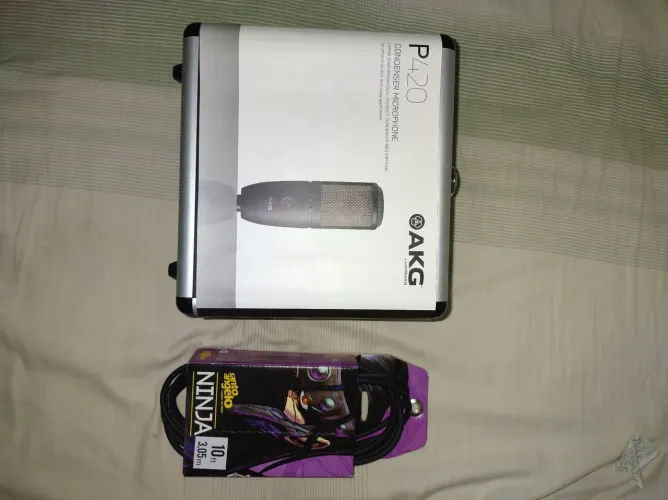 Microfone AKG P420 + Cabo XLR Santo Ângelo (Novos)