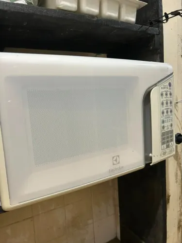 Microondas ELECTROLUX 31 LITROS