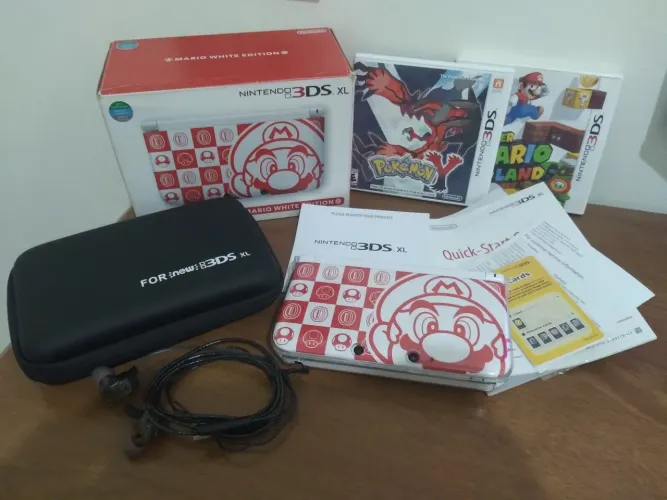Nintendo 3DS XL Mario White Edition