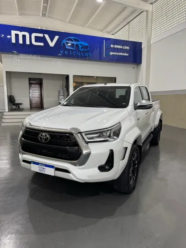 Toyota Hilux CD SRX Plus 4X4 2.8 TDI Die. Aut. 2024