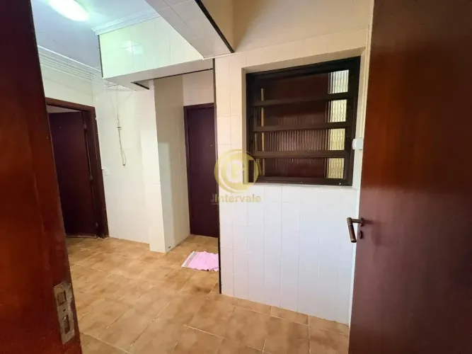Apartamento para aluguel com 247 metros quadrados no Centro Jacareí - SP