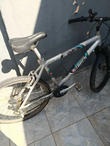 Bicicleta aro 26 quadro alumínio 