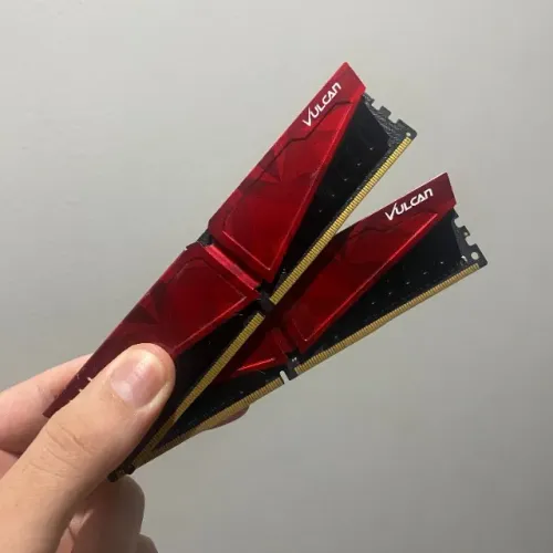 Memória Ram Gamer 16GB DDR4 2666MHz CL 18 1.2V T-Force Vulcan Vermelha ( 2 x 8GB )