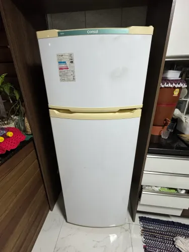 Geladeira Cônsul 220 V