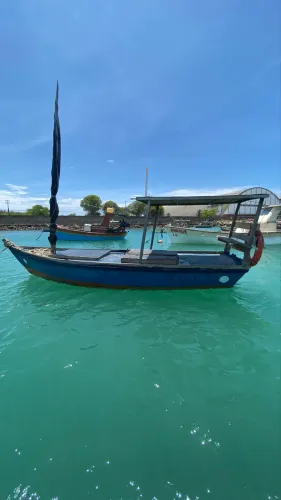 Vende-se Barco todo Fibrado com motor ( LEIA A DESCRIÇÃO )