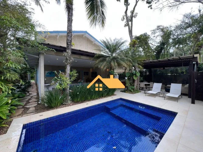 Sofisticação no Condomínio Baleares: Casa com 5 Suítes e Piscina Privativa | Locação Anual