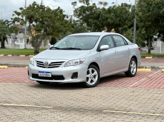 Toyota Corolla GLI 1.8 Flex 16V Aut. 2014