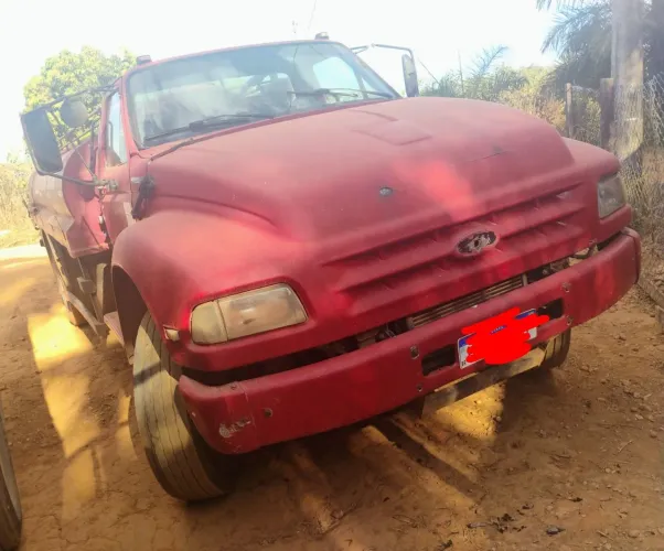 Caminhão Ford 14000 Sapão