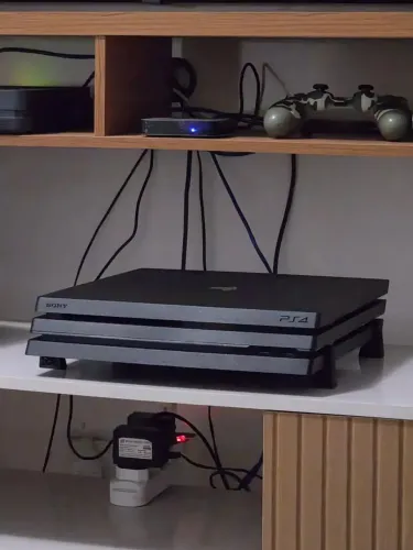 PS4 PRO 2TERABYTE LEIA
