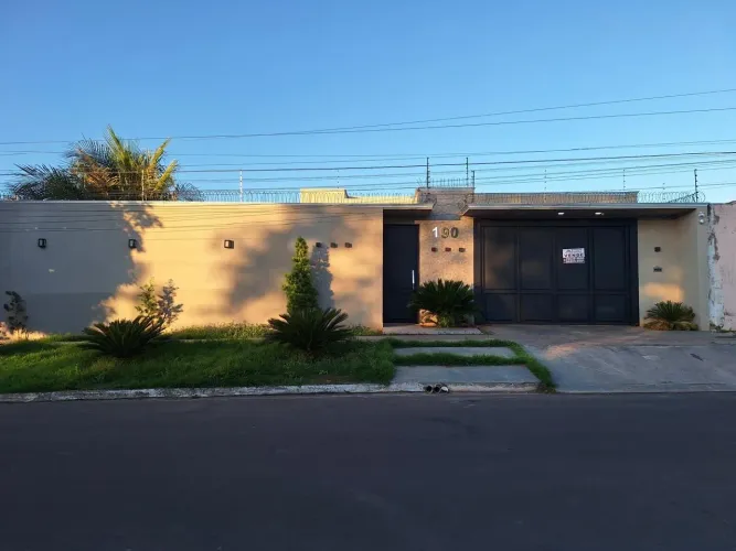 Casa alto padrão à venda