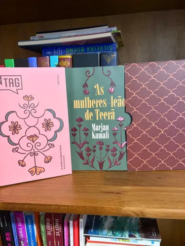 Livro as mulheres leão de teera TAG
