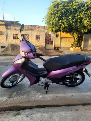 Honda Biz 125 KS - 2012 - Rosa (Peneus novos)<br>Descrição: