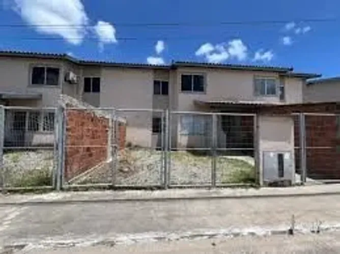 Alugo um quarto no condomínio vida novo sobrado.