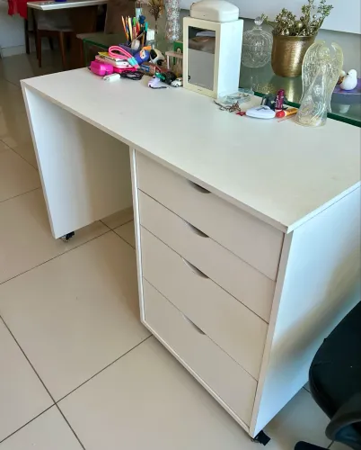 Escrivaninha para quarto
