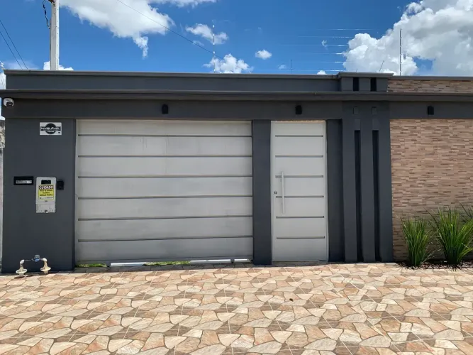 Casa para venda com 300 metros quadrados em Jardim das Azaleias - Sinop - Mato Grosso