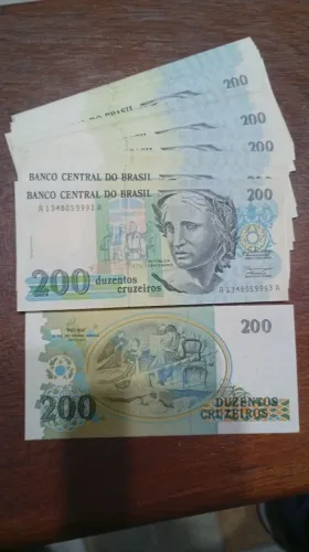 Cédulas antigas de 200 cruzeiros, em série, flor de cunho, valor 15.000,00