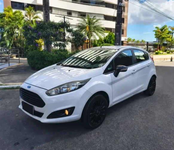Ford Fiesta SEL 1.6 16V Flex Mec. 5P 2017
