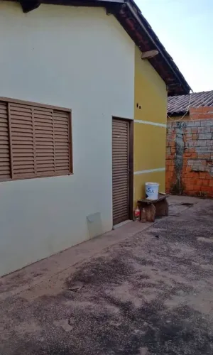 - CASA À VENDA NA ZONA SUL