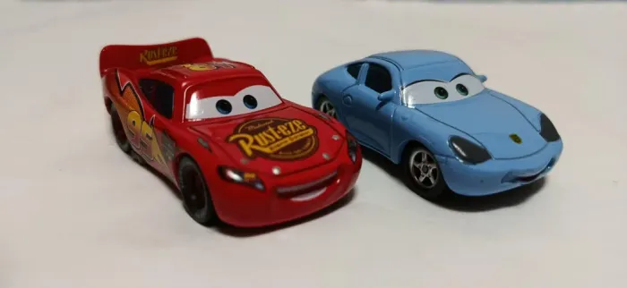 Kit Miniaturas em Metal Filme Carros Relâmpago McQueen e Sally