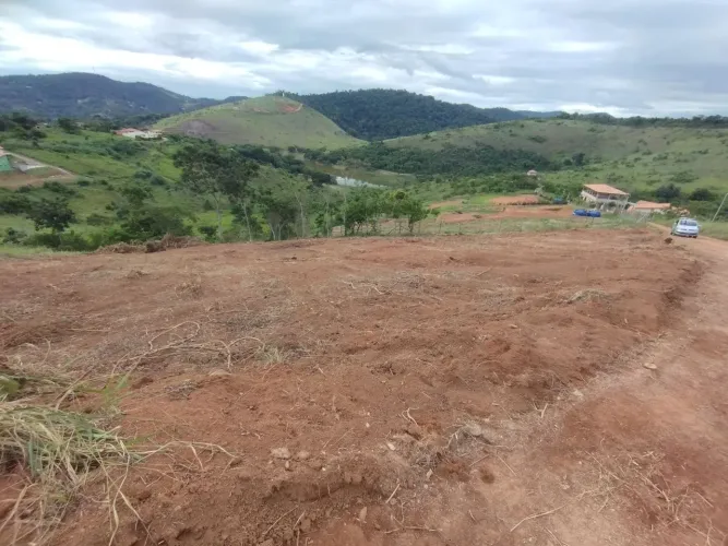 Terreno em Simão Pereira 