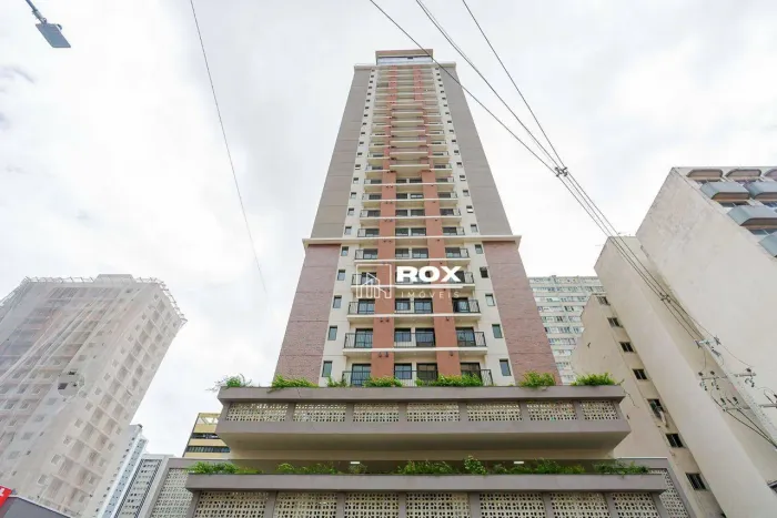 Studio 100% mobiliado com 1 quarto para alugar, 22 m² por R$ 3.885/mês - Centro - Curitiba