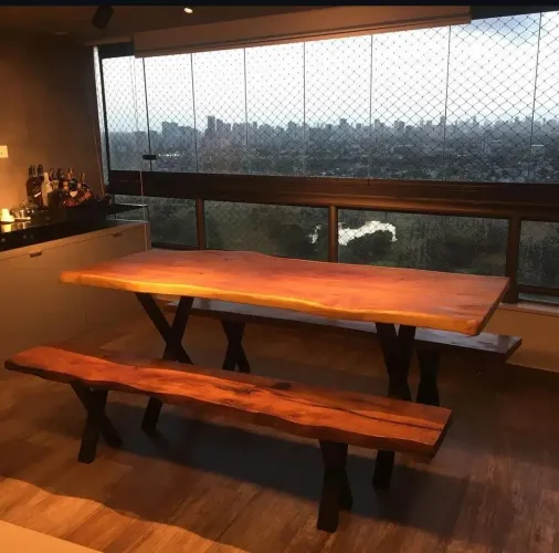 Mesa de Jantar + Bancos 