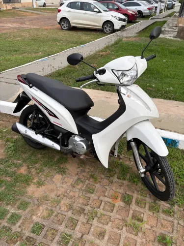 Moto Biz 125 impecável de Mulher