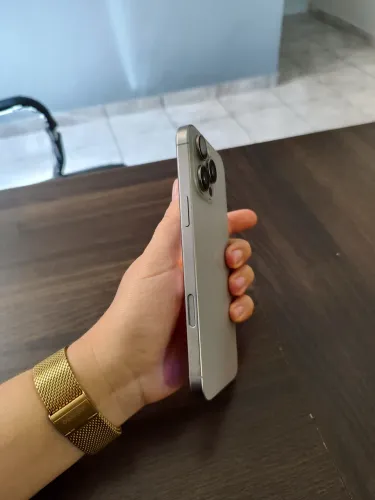 iPhone 16 pro Max + fonte original APPLE