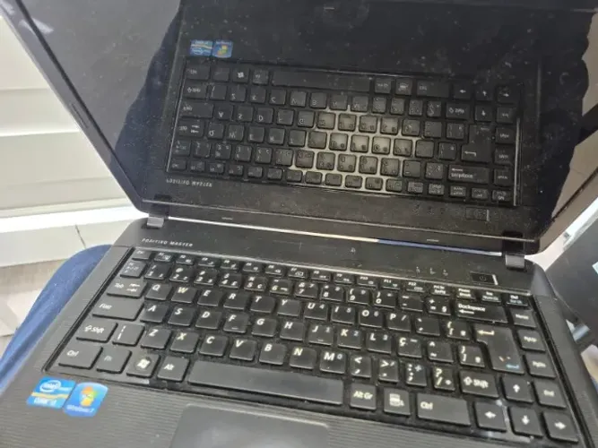Vendo Notebook Positivo Master (usado)