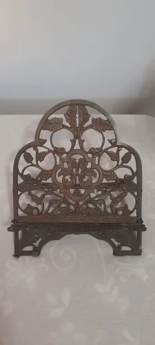 Porta Bíblia impecável, de bronze 
