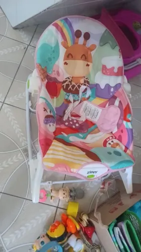 Cadeirinha de balanço menina