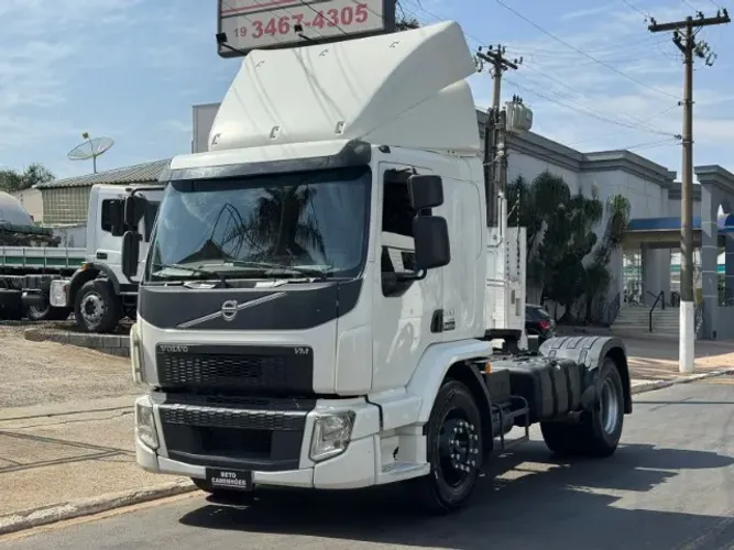 VOLVO VM 330 4X2