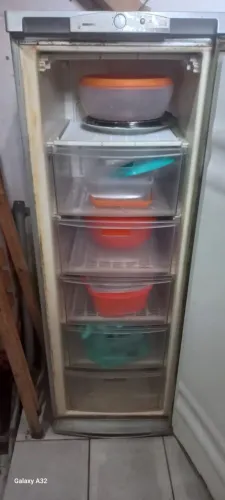 Freezer continental vertical