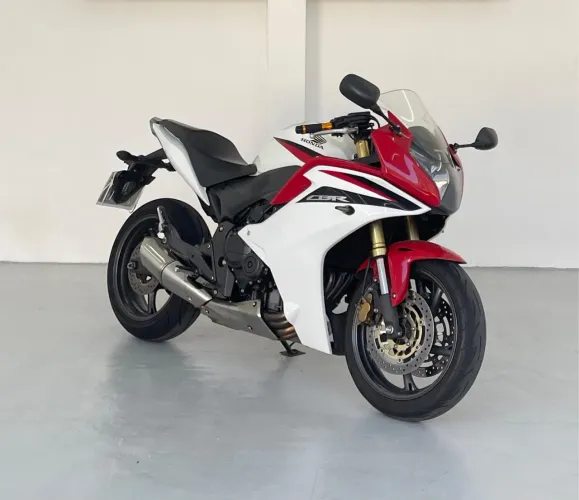 Vendo ou troco CBR impecável