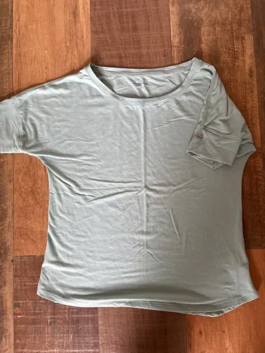 Blusa fit Columbia