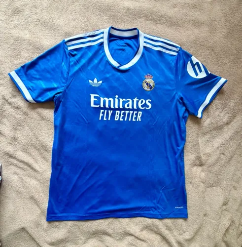 Camisa Real Madrid Mbappe na etiqueta