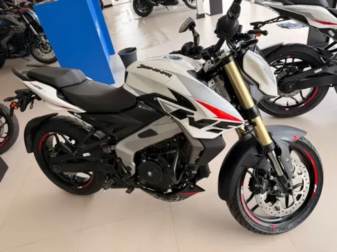 Bajaj Dominar NS400 com emplacamento de brinde e IPVA 2026 ISENTO