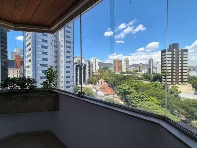 Apartamento com 3 dormitórios para alugar, 70 m² por R$ 5.028,08/mês - Funcionários - Belo