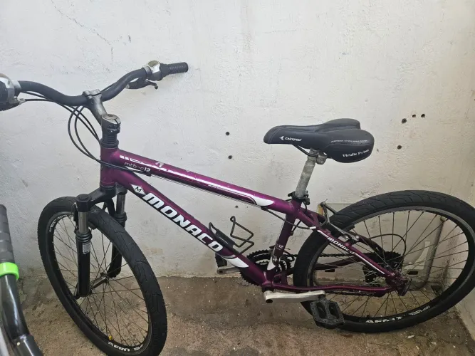 Bicicleta Mônaco  aro 26 roxo 