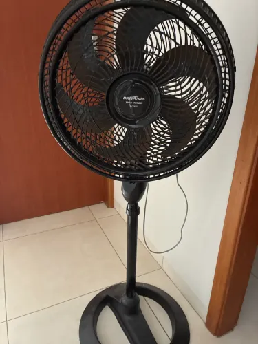Ventilador Britânia turbo 6 hélices