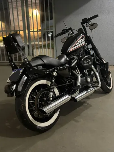 Harley Davidson XL 883R 2013
