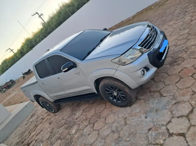 Toyota Hilux CD SRV 4X4 2.7 Flex 16V Aut. 2015