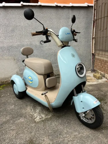 Triciclo Elétrico 2 Lugares VINTAGE