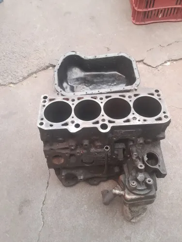 Golf MK3 , bloco 2.0 sem NF,  pistões, vidros, radiador e condensador, bomba hidráulica