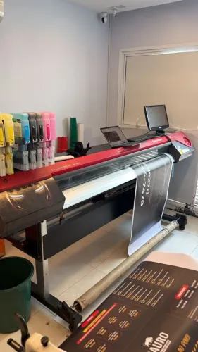 Gráfica completa à venda com maquinário, carteira de clientes e faturamento mensal