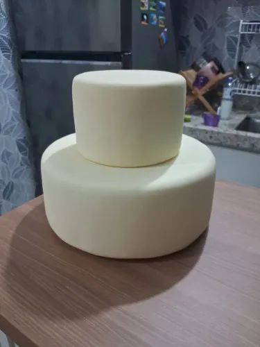 Vendo Bolo Fake Biscuit Branco