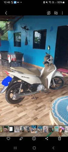 Moto de mulher bem conservada só pega e transferir.