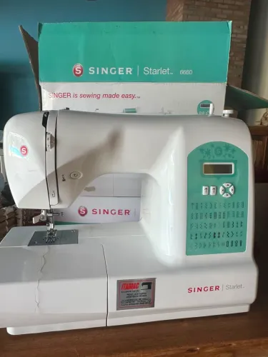 Máquina de Costura Singer Starlet 6660 - Excelente Estado