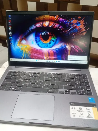 Notebook Samsung book 8GB de memória