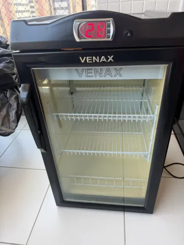 Freezer cervejeira expositor VENAX muito novo.